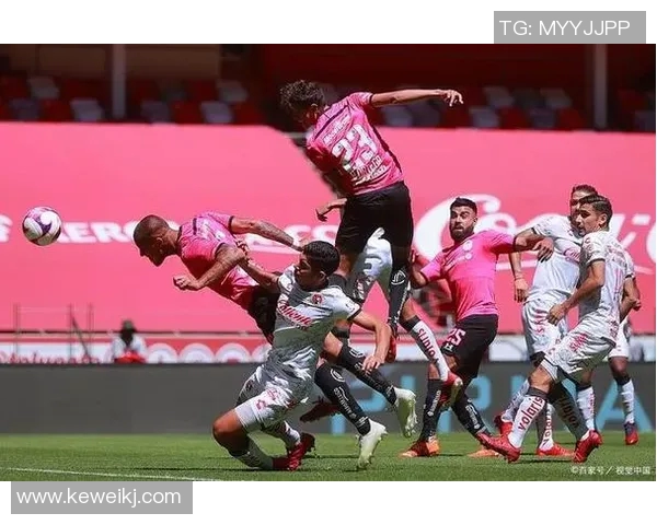 提华纳与拉古纳的激烈对决揭示了足球战术与团队合作的重要性 提华纳与拉古纳的激烈对决揭示了足球战术与团队合作的重要性